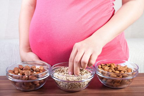 نکات تغذیه در ماه هشتم بارداری برای داشتن فرزندی سالم
