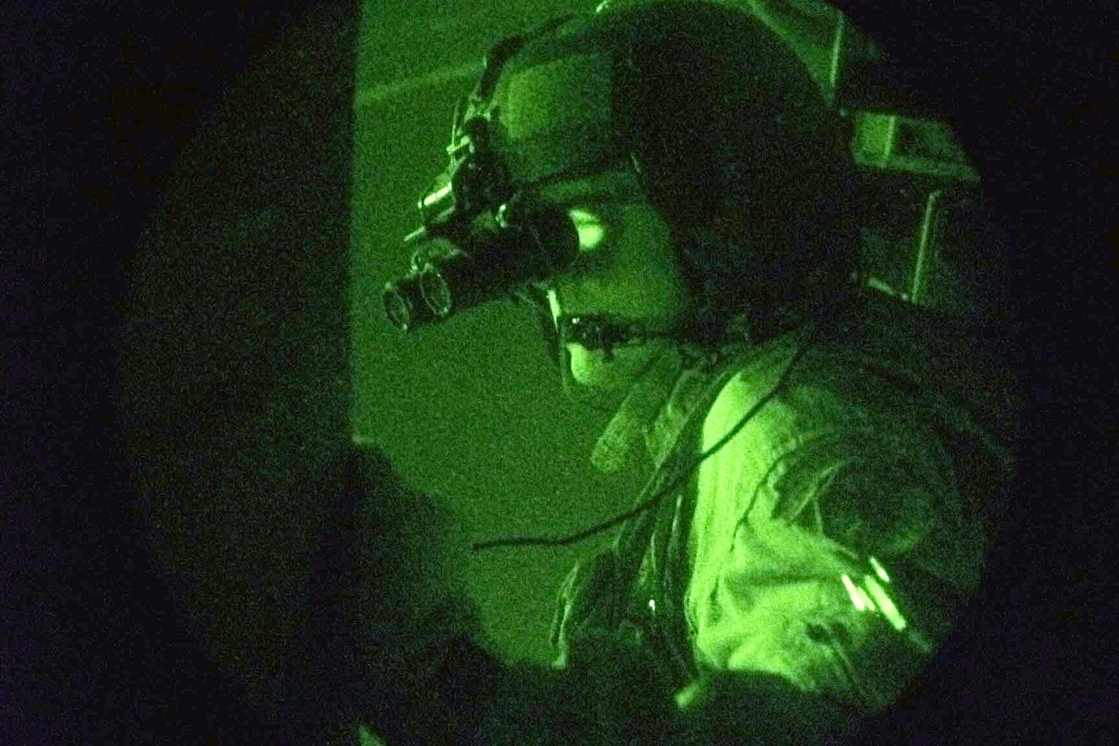a us army soldier from the 82nd medical company wears night vision goggles ee8d65 1600