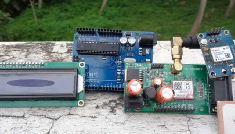 ماژول های لازم برای دنبال نمودن خودرو با سنسور GPS