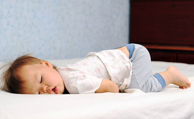 خواب کافی و منظم در کودکان
