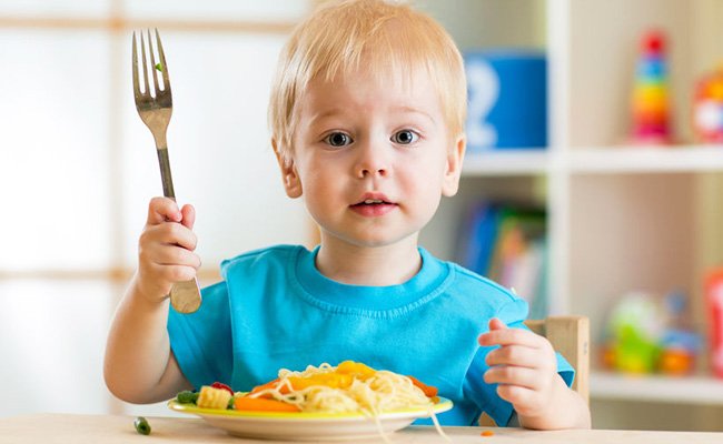 غذا نخوردن و غذا خوردن کودک و چند توصیه به والدین