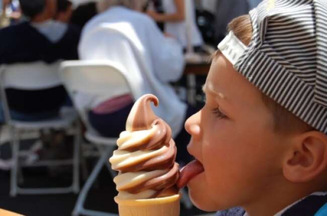 فواید و مضرات خوردن بستنی برای کودکان