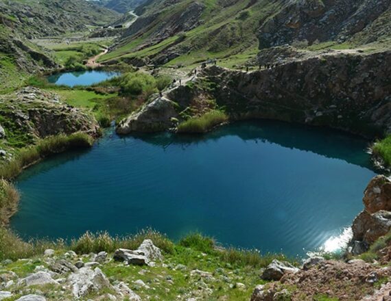 دریاچه دوقلو سیاه گاو