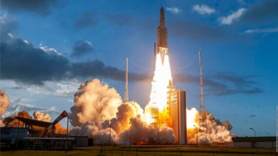 پرتاب نخستین ماهواره تجاری قابل برنامه‌ ریزی مجدد جهان