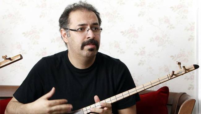 تهمورس پورناظری با پرفورمنس «باز آمدم» روی صحنه می‌آید