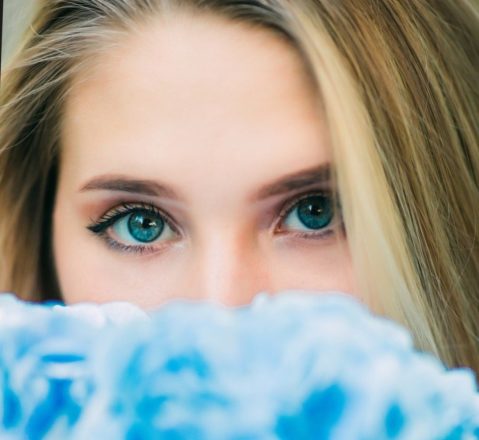 چگونه بدون عمل جراحی، چشم های جوان تری داشته باشیم